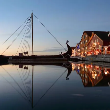 Amazing Cabin 50 Meters From The Beach! Сasa de vacaciones Sandefjord